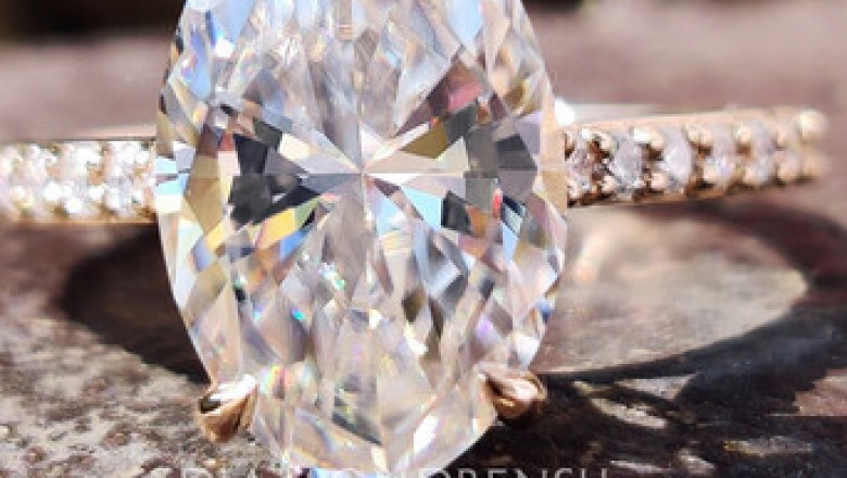 Oval Engagement Rings