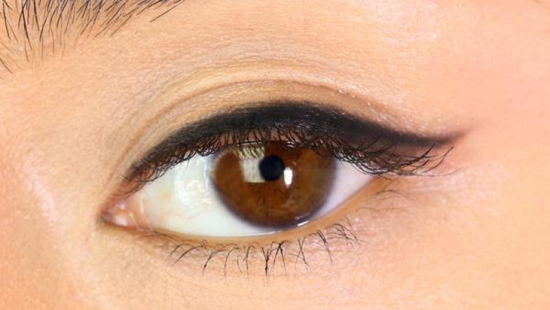 3 Tips and Tricks for the Perfect Winged Eyeliner