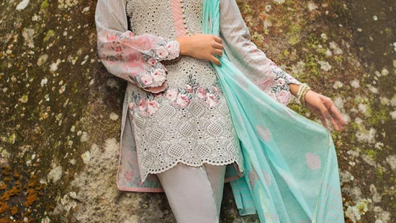 Lawn Replica 3 Pcs Dress with Chiffon Ladies