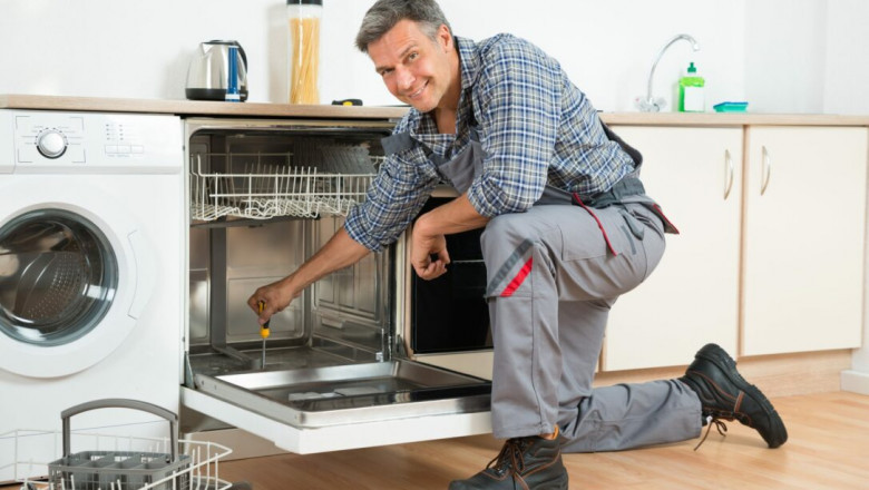 4 TIPS FOR A DISHWASHER NOT DRAINING WATER