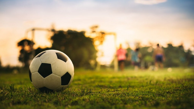 Bola Online Dan Pengetahuan Di Dalamnya