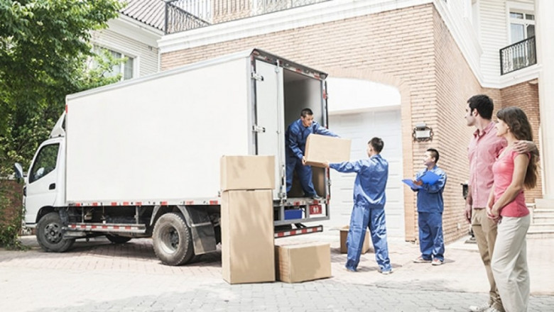 3 Reasons You Should Hire a Moving Company