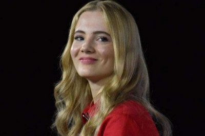 Freya Allan Bio