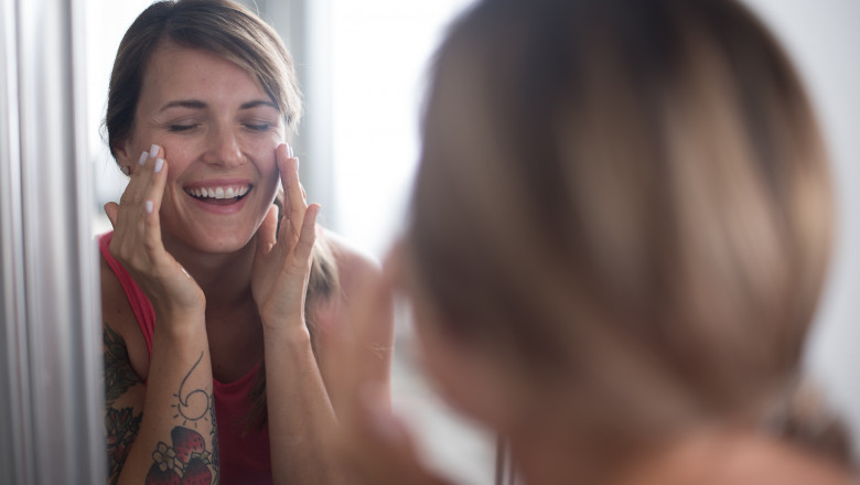 How to Use Hydrosols in Your Skincare Routine