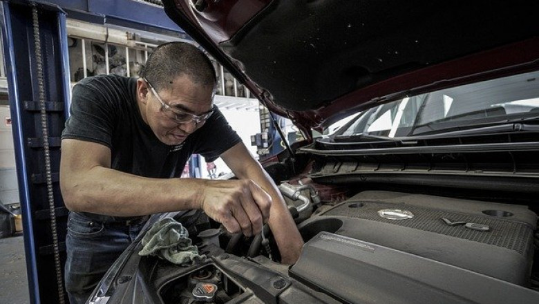 3 Careers for People Who Like Automobiles