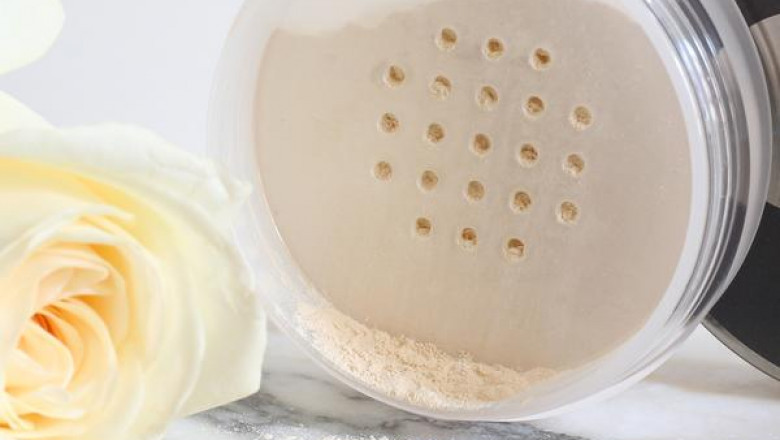 4 Tips for Keeping Your Complexion Looking Glowy Not Oily