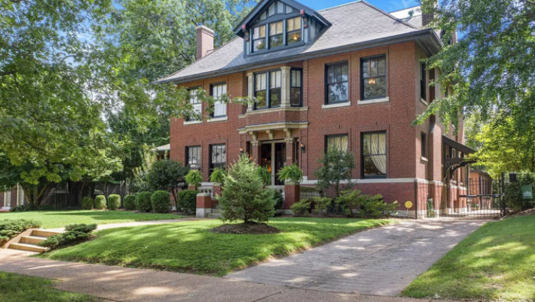 Forest Park, Science Center & Dining - Sandpiper Listings