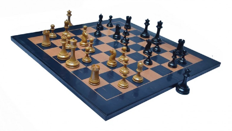 Handmade Chess Set To Entail The Hidden Story Of A Chess Game