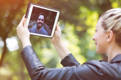 FIVE SIGNS OF STRONG LONG DISTANCE RELATIONSHIP