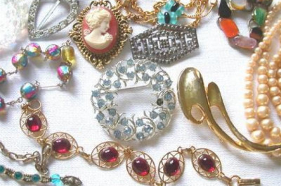 Female Consumers' Increased Fashion Consciousness And Increased Adoption Of Jewelries Such As Necklaces, Rings, And Bracelets Drive The Growth Of The Costume Jewelry Market.