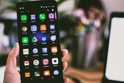 What COVID-19 Impacted on Mobile Apps in the Information, Communication, and Technology Industry ?