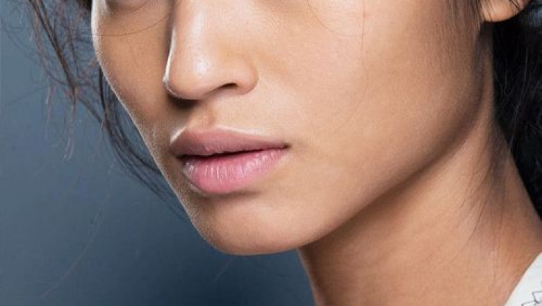 5 SUPER SIMPLE HACKS TO PREPARE DRY SKIN FOR MAKEUP