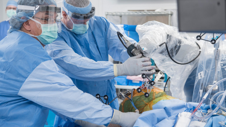 Robotic vs. Traditional Knee Replacement Surgery