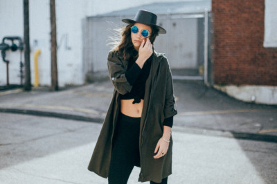 Uk Clothing Suppliers - Deal With Expert Uk Clothing Suppliers For The Season!