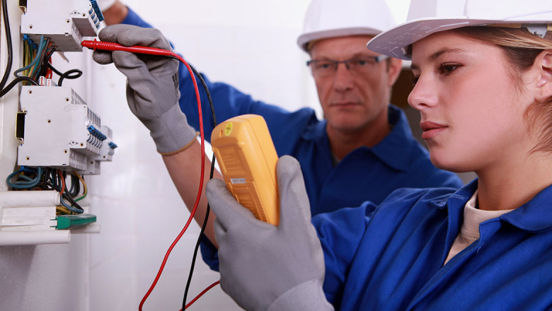 What Is a Commercial Electrician and How Can They Help You?