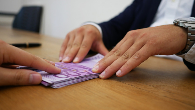 Payday loans: Why are people getting them?