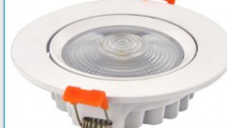 A Guide to Buying and Installing an Adjustable Track Light