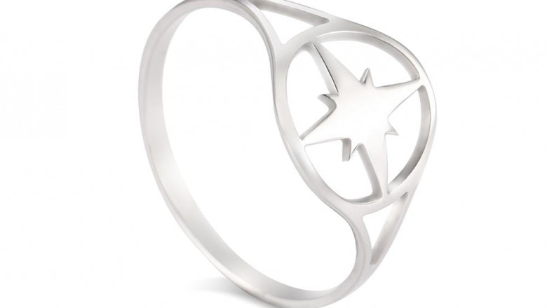 What Wearing Silver Jewelry Reveals About Your Personality