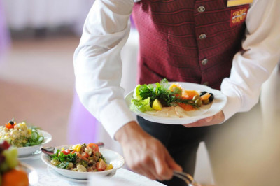 Catering and Food Service Contractor Market Key Strategy, Revenue, Opportunity and Key Trends
