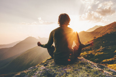 14 Amazing Benefits of Meditation That Can Rewire Your Brain