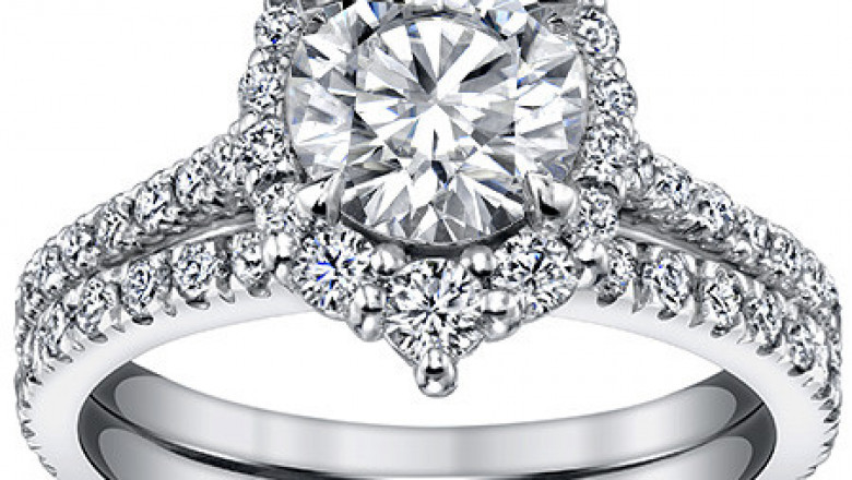 A Mossanite engagement ring expert's guide