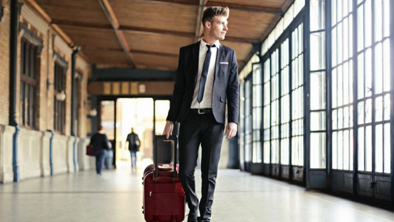 Best Travel Bag With Wheels | Top Rolling Duffle Bags In 2022