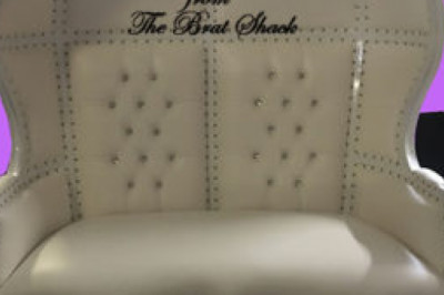 Obtain a classic and elegant appeal by opting for our throne chairs for rent