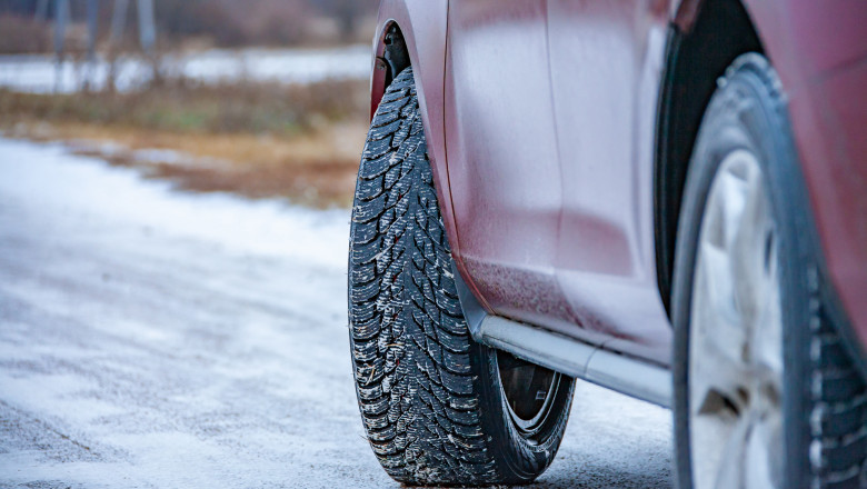 Tire with Prefixed Sensor Monitors Pressure and Temperature Constantly and Transmits Information in Real-Time