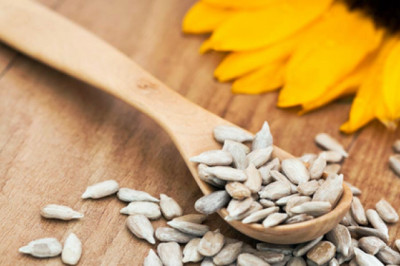 Organic Sunflower Seeds: 6 Health Benefits