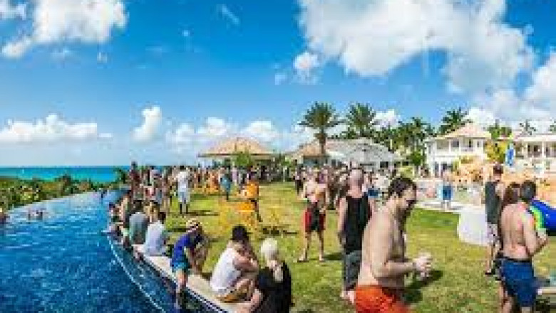 5 top exclusive St Maarten hotels to visit during vacation.