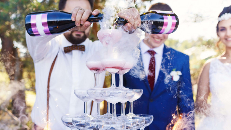 Benefits of Hiring Professional Bartending Services