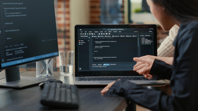 How to Find Web Developer Jobs in 2022 | Optymize