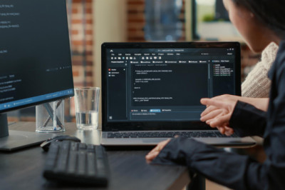 How to Find Web Developer Jobs in 2022 | Optymize