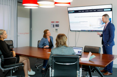 The General Business Advisor - A General Practitioner for Business