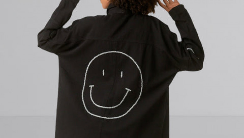 Smiley Face Shacket - Impulse jewelry and accessories