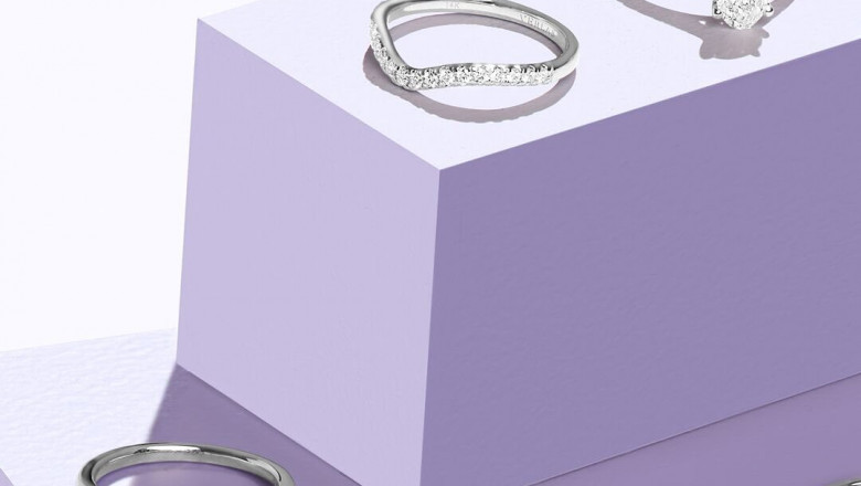 4 Essentials to Know Before Buying an Engagement Ring Online