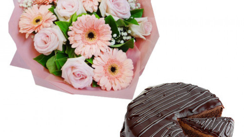 Flower Bouquet With Cake | NipponFlorist.jp