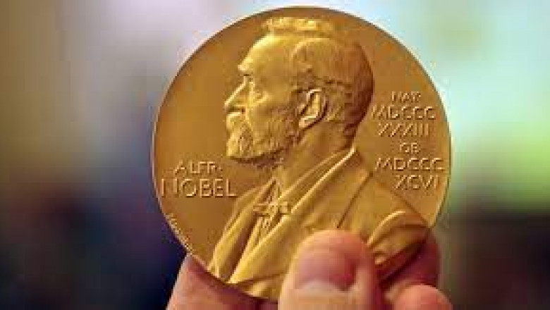 Viet Nam hut co hoi de cu giai Nobel van chuong: Quy trinh de cu ra sao?