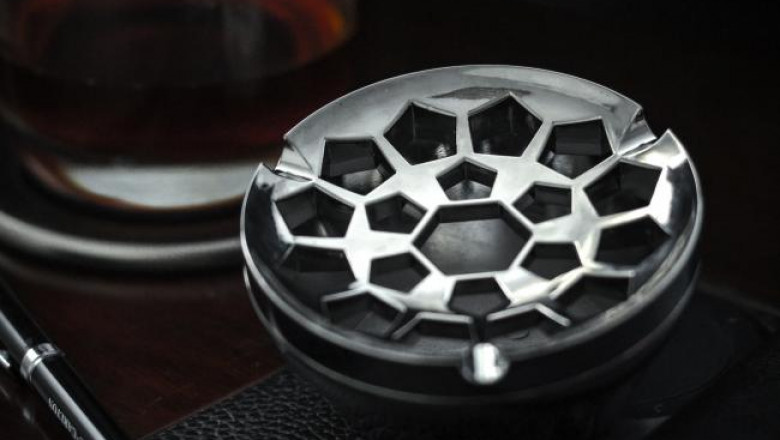 Deal with only the best ashtray suppliers in Dubai