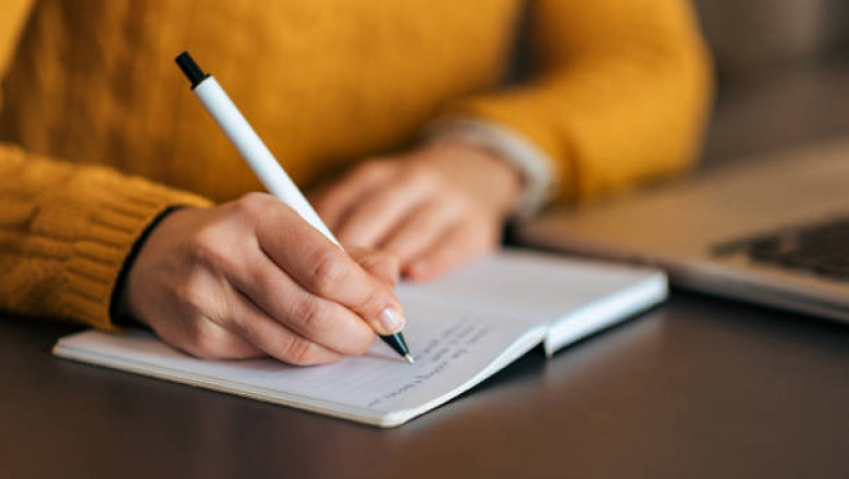 What Makes It Easy for a Fresher to Find a Right Job in a Short Time?