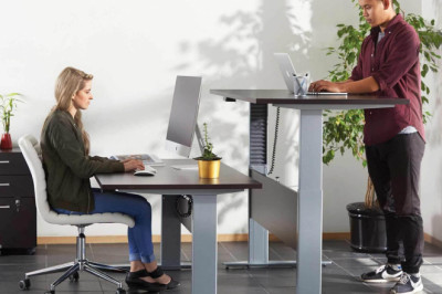 A Comfortable Height Adjustable Desk