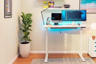A High Quality and Affordable Antique Standing Desk UAE