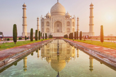 Experience the bliss by opting for the same day Agra tour by car