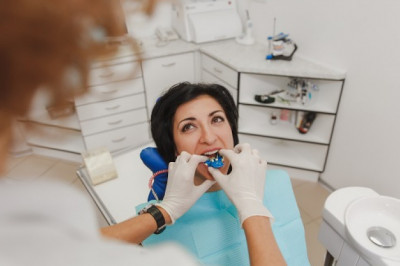 How to Find the Right Dentist for Implant Placement and Restoration?