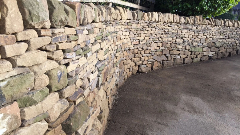 Dry Stone Walls - Principles of structurally sound building