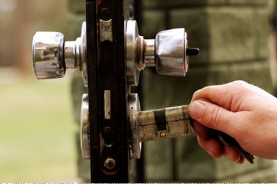 Customize security initiates with door lock repair near me