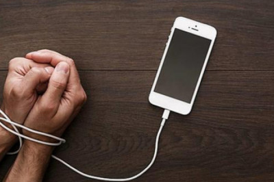 Cell phone addiction | Psychology based blog | By Mentoons |