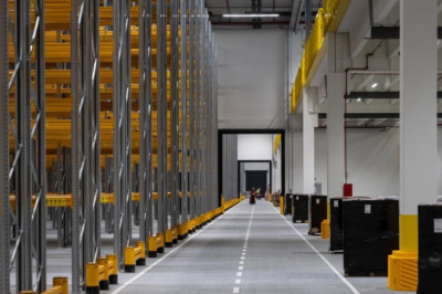 DSV opens 95,000 m2 facility near Copenhagen