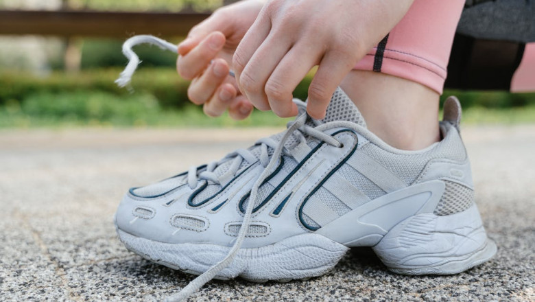 Buy Fashion Sneakers For Women At Discount