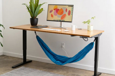 GOOD REASONS FOR A HEIGHT ADJUSTABLE OFFICE  DESK